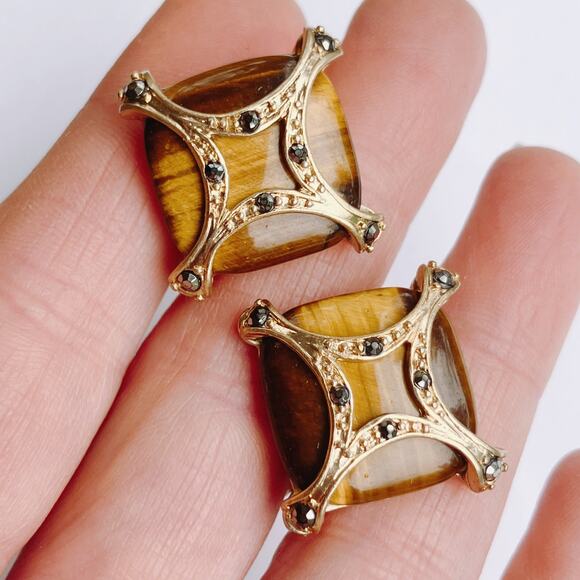 Vintage Monet Mid Century Tiger Eye Clip Earrings, Gemstone, 1960s Jewelry - Picture 2 of 11